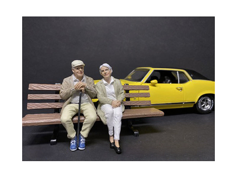 Sitting Old Couple 2 piece Figurine Set for 1/24 Scale Models by American Diorama