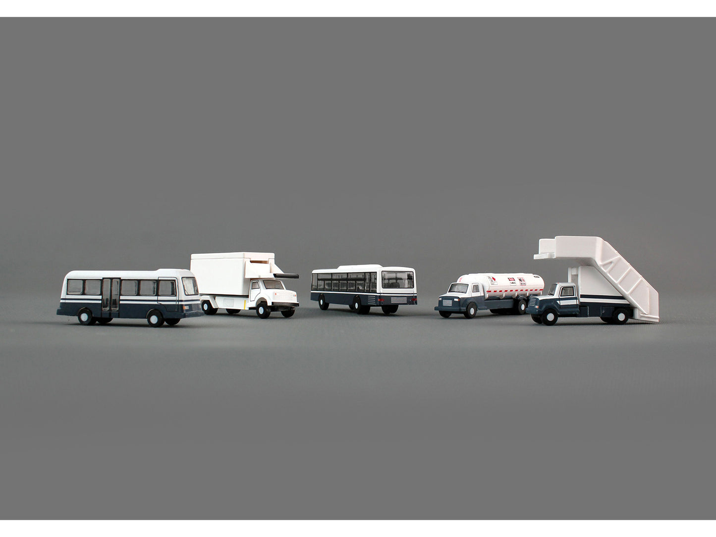 Airport Service Vehicles Set of 5 pieces "Gemini 200" Series Diecast Models by GeminiJets