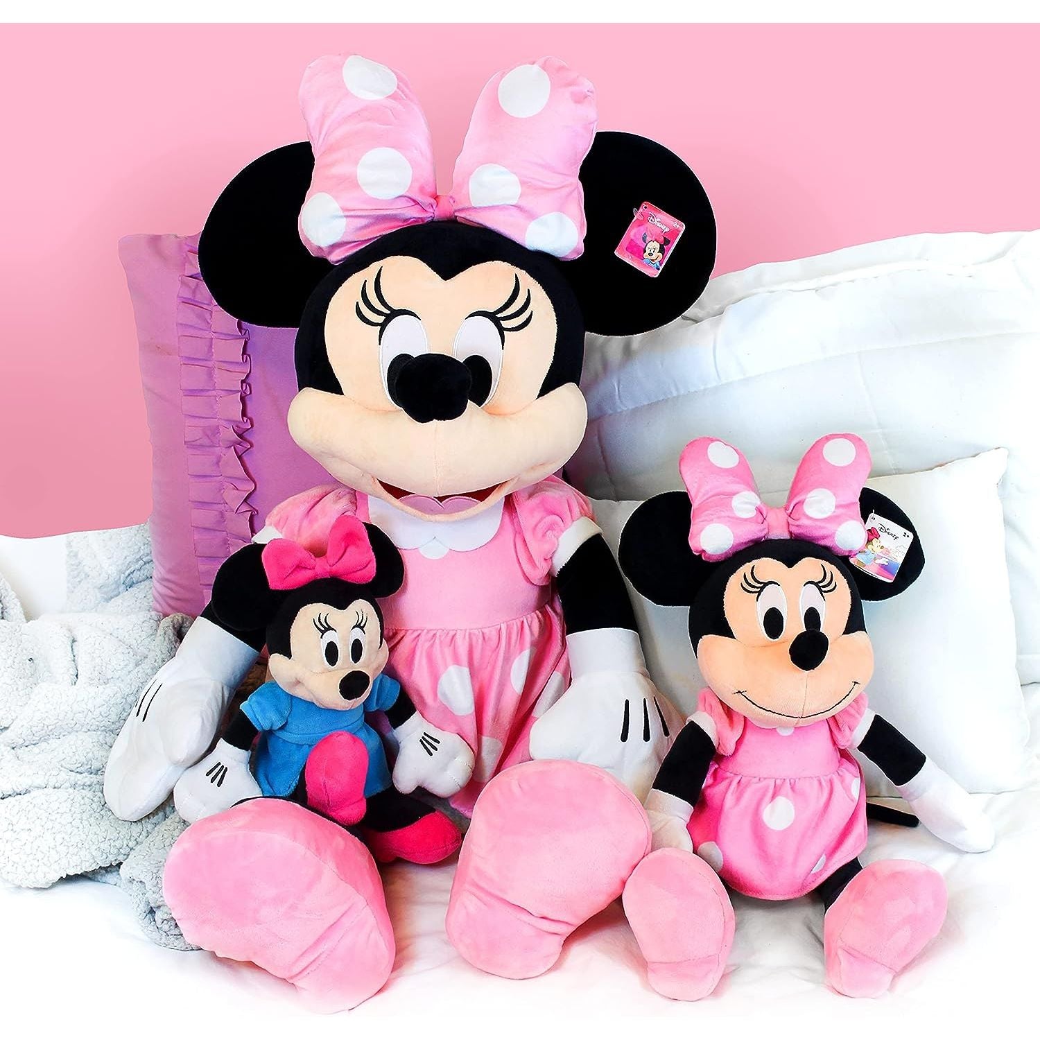Disney Plush Showing all sizes of Minnie mouse - Heretoserveyou